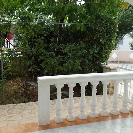Apartments Marijeta Vir Exterior photo